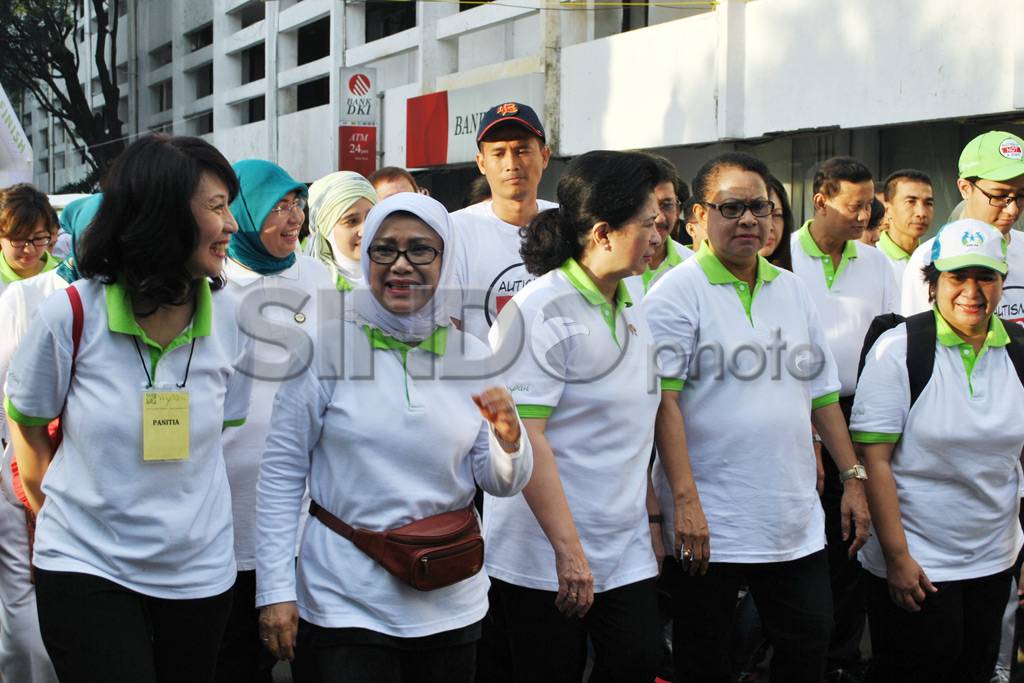 Fun Walk Peringati Hari...