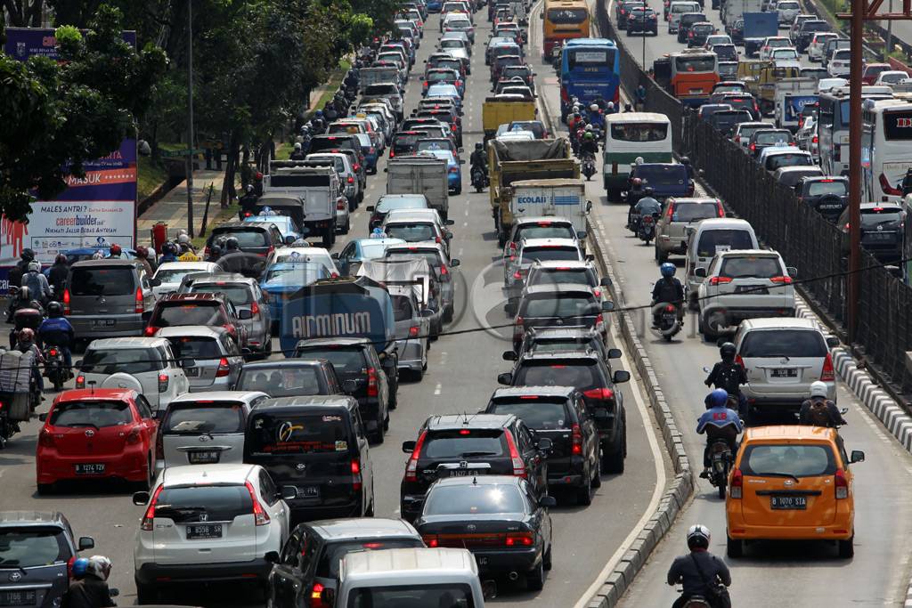 Cabut STNK Bagi Penerobos...