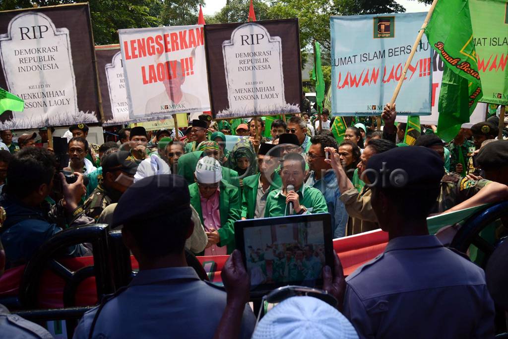 Kompak Desak MenkumHAM...
