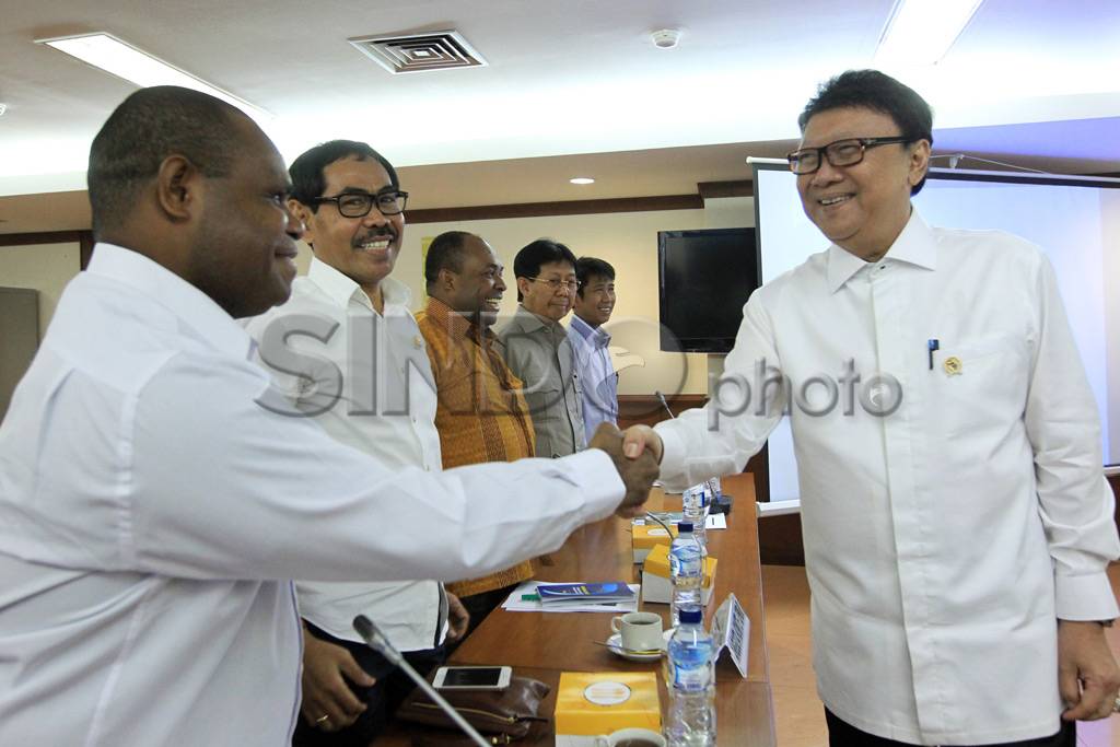 Mendagri Raker Dengan...