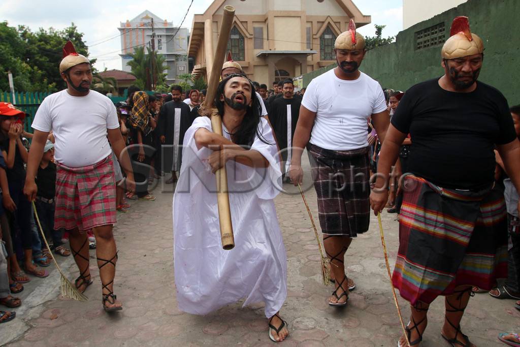 Peringatan Paskah di...