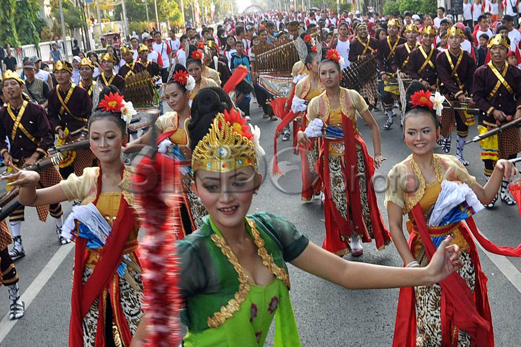 Kirab Seni dan Budaya...