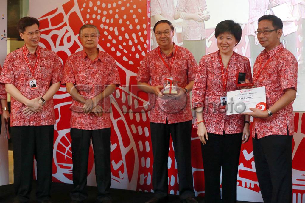 Bank OCBC NISP Rayakan...