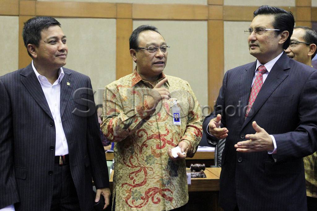Komisi XI DPR Gelar...