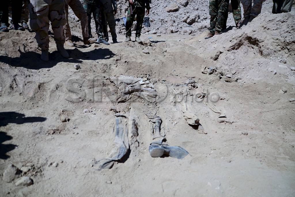 1.700 Tentara Irak Dikubur...
