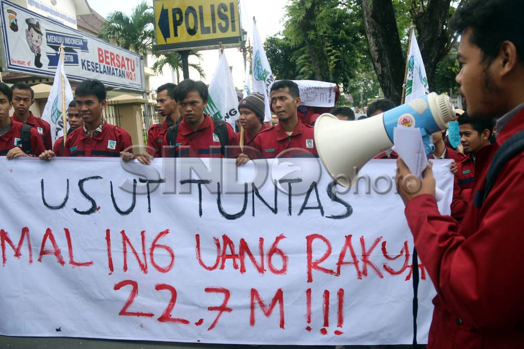 Penggelapan Uang Kas...