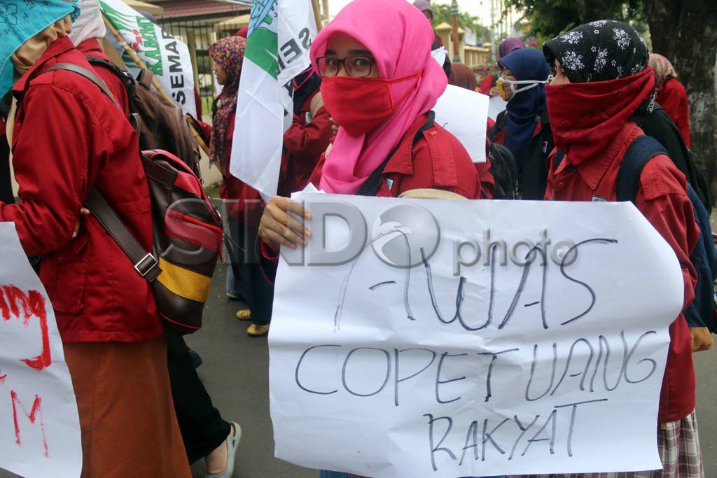 Penggelapan Uang Kas...