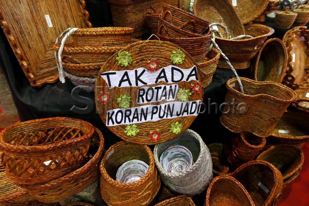 Tak Ada Rotan Koran...