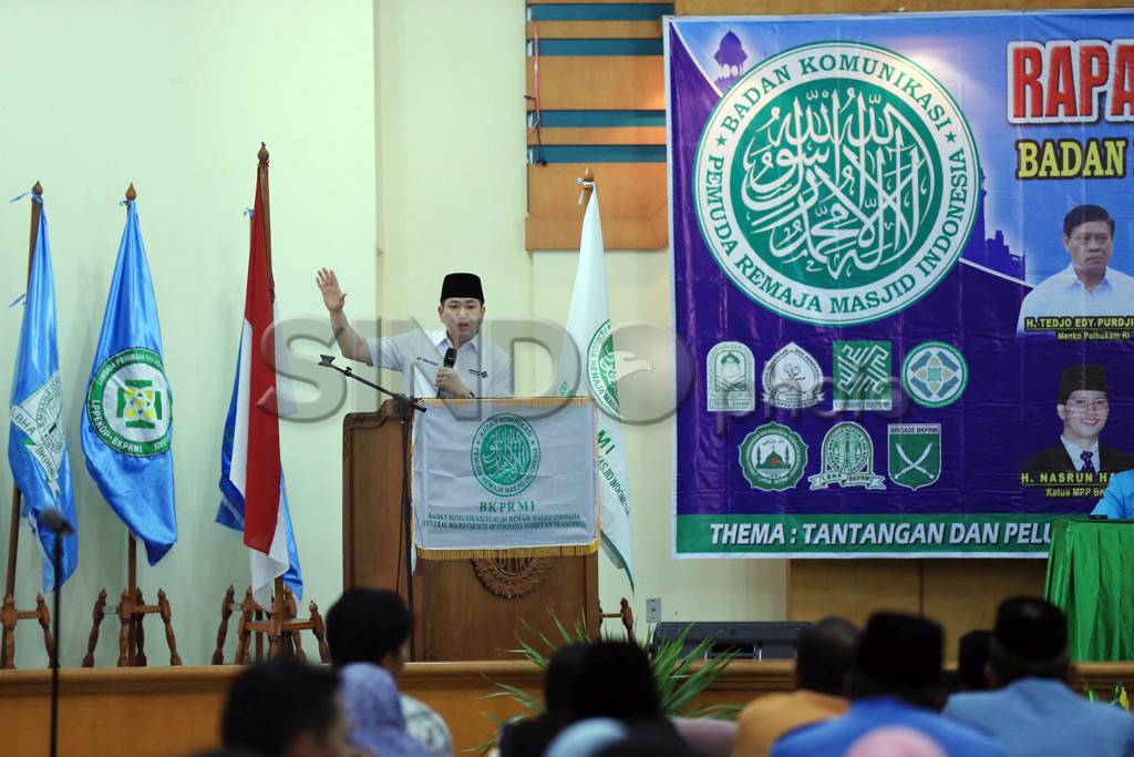 Hary Tanoesoedibjo Hadiri...