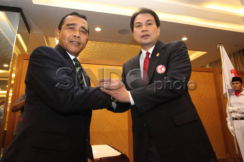 Aziz Syamsudin Siap...