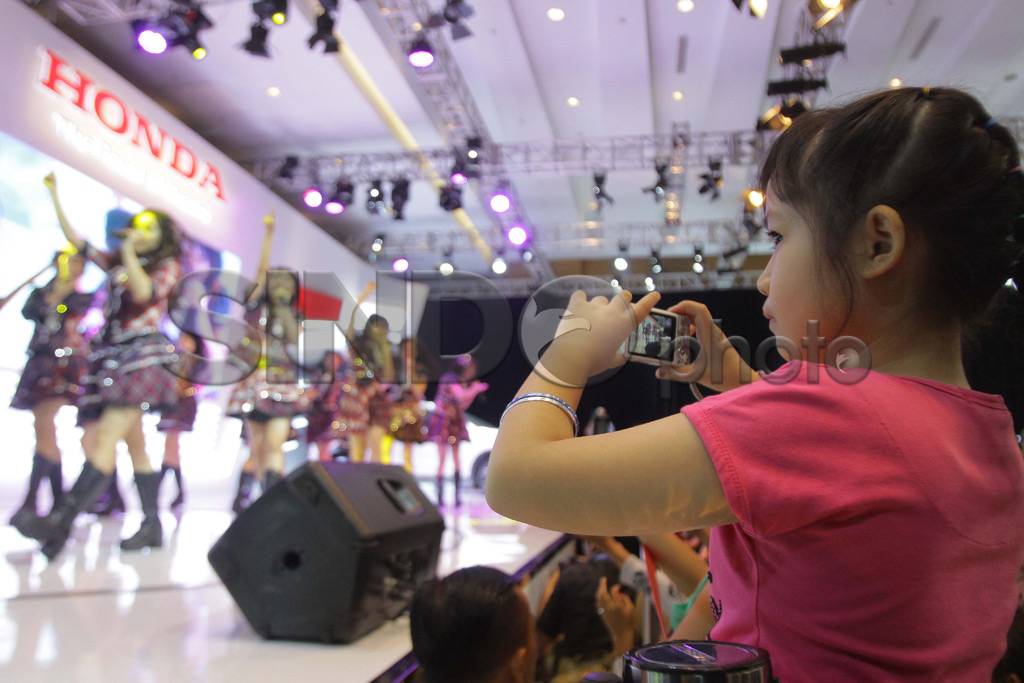 JKT48 Pukau Pengunjung...