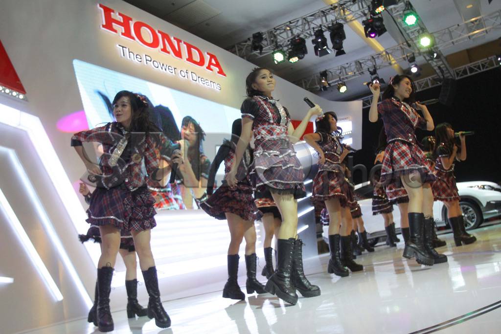 JKT48 Pukau Pengunjung...