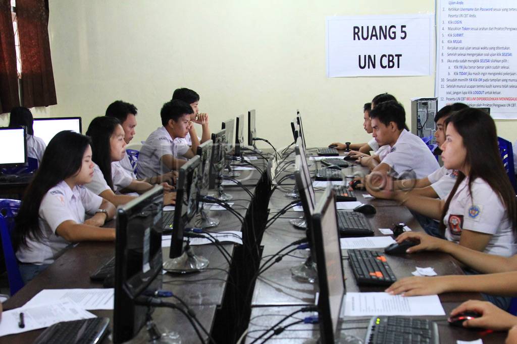 Ujian Nasional CBT di...