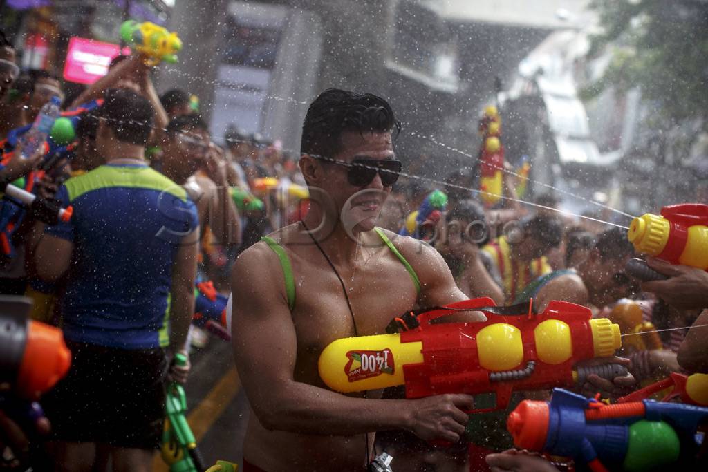 Festival Air, Hilangkan...