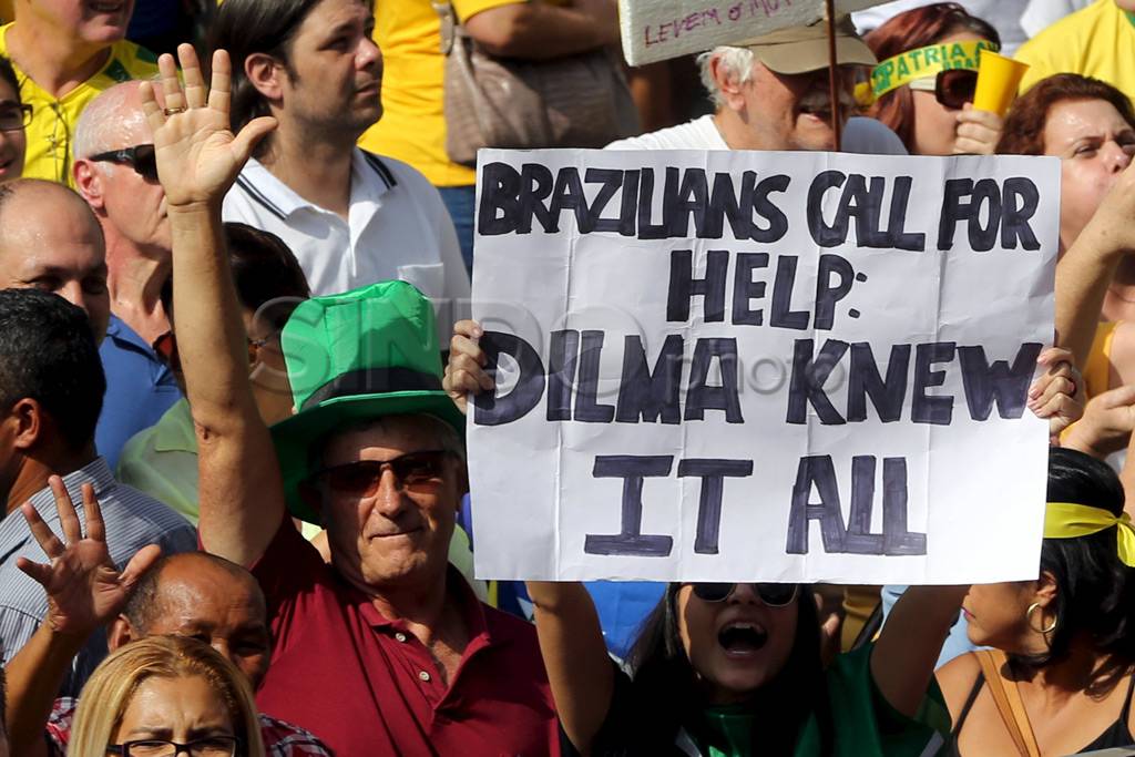 Warga Brazil Desak Presiden...