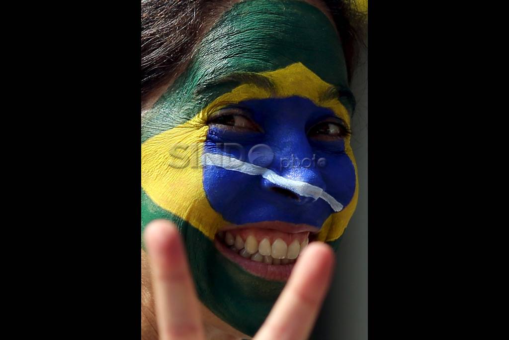 Warga Brazil Desak Presiden...