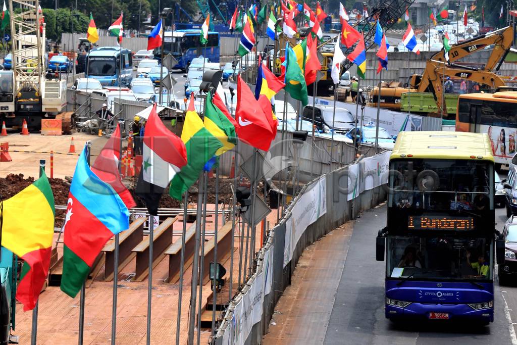Bendera Negara Peserta...