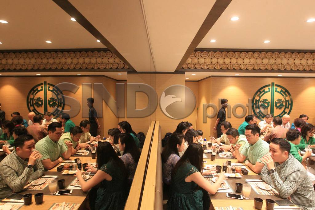 Menikmati Dim Sum Kelas...