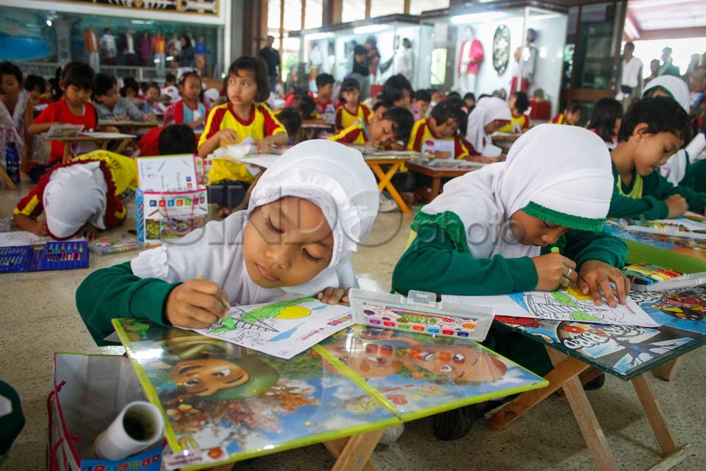 Ratusan Siswa Ikuti...