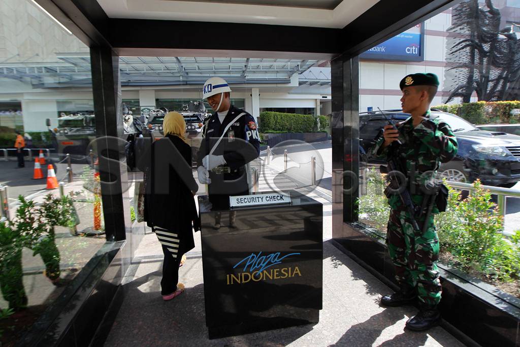 TNI Jaga Kawasan Thamrin...