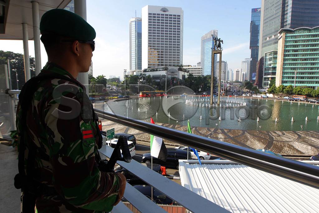 TNI Jaga Kawasan Thamrin...