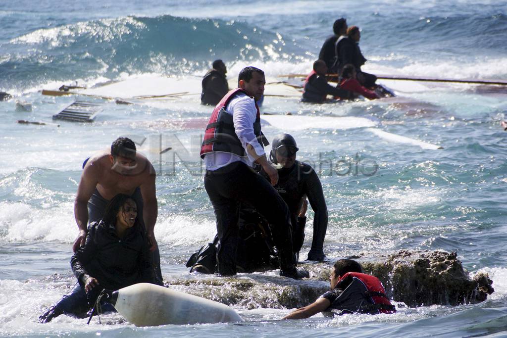 Kapal Kayu Imigran Terdampar...