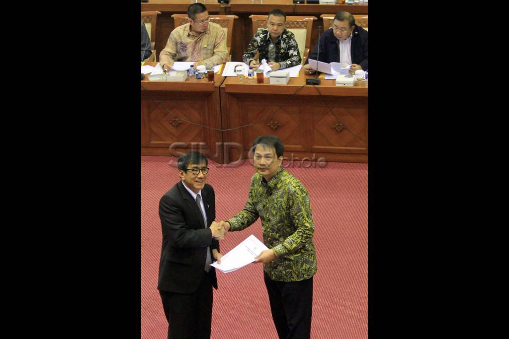 Komisi III DPR Gelar...
