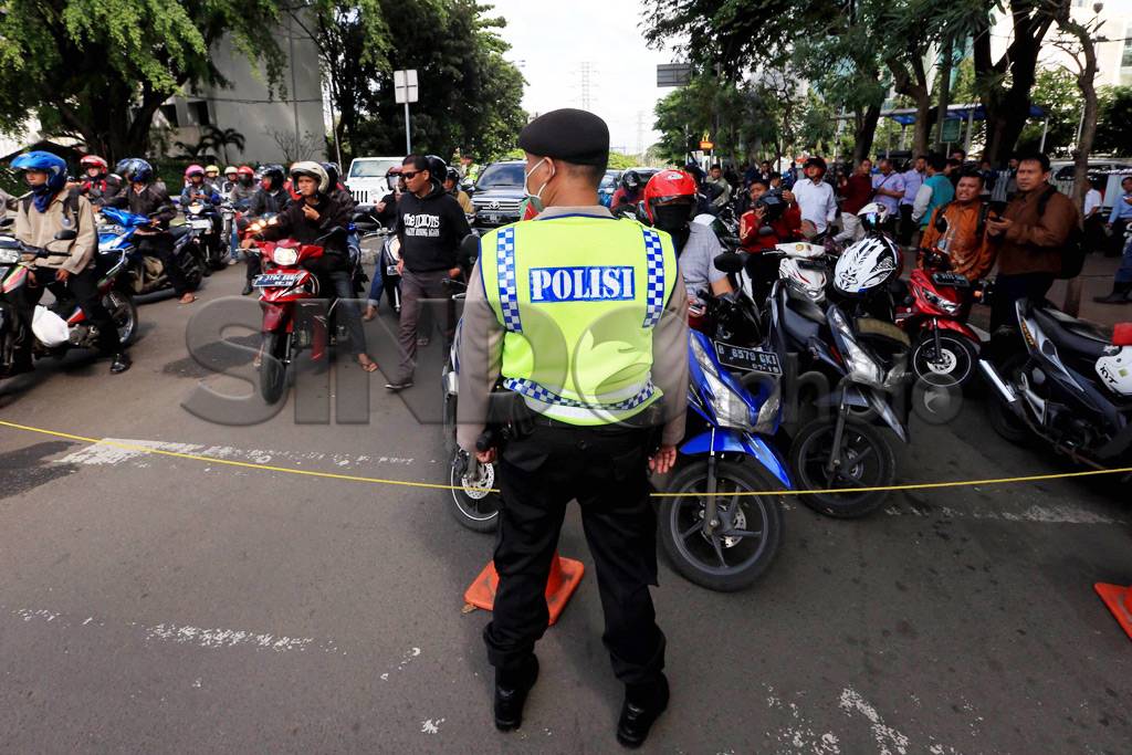 Penutupan Ruas Jalan...