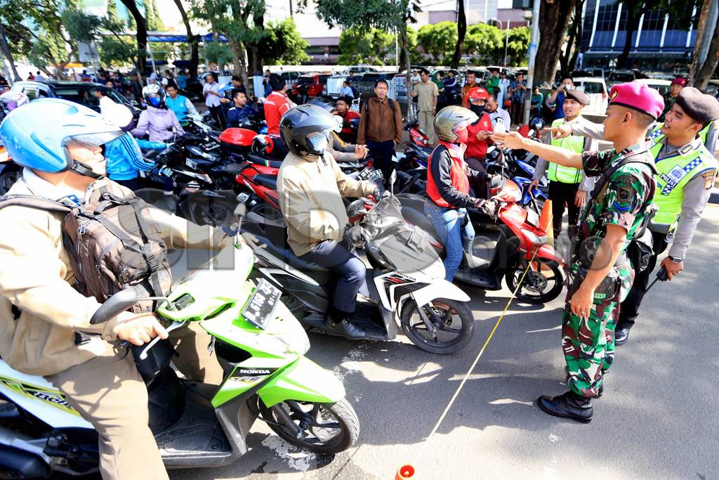 Penutupan Ruas Jalan...