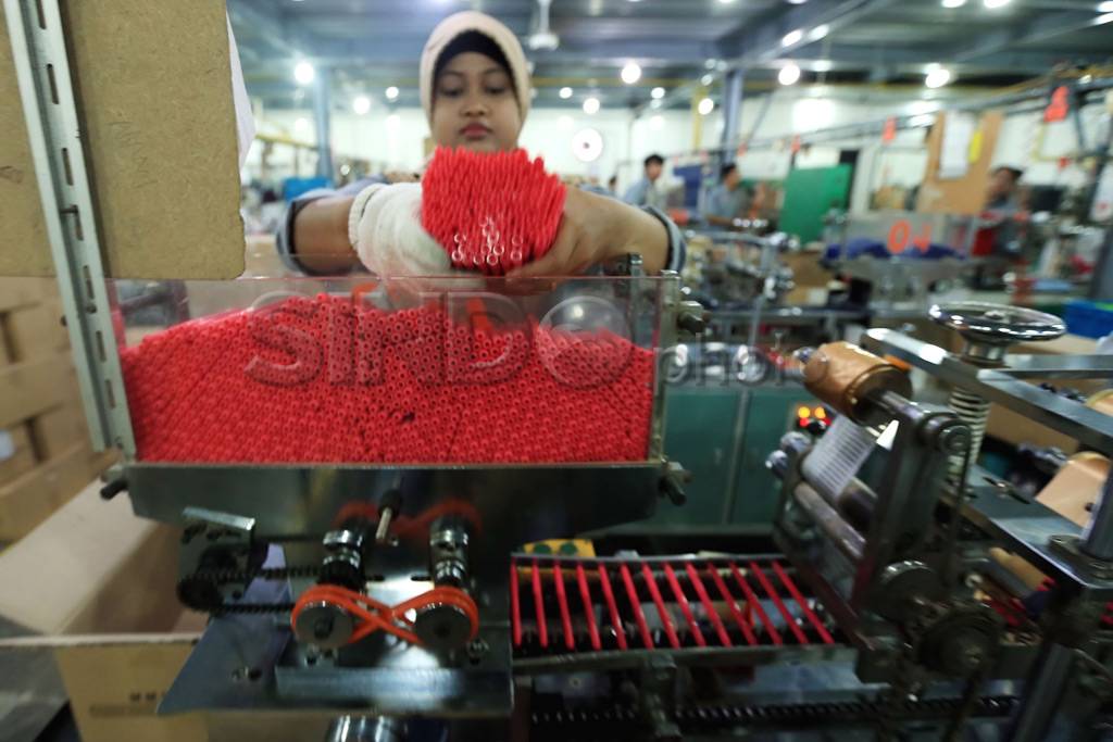 Melihat Pembuatan Pulpen...