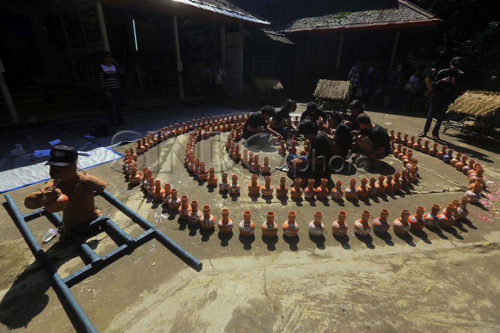 Hari Bumi, Seniman Gelar...