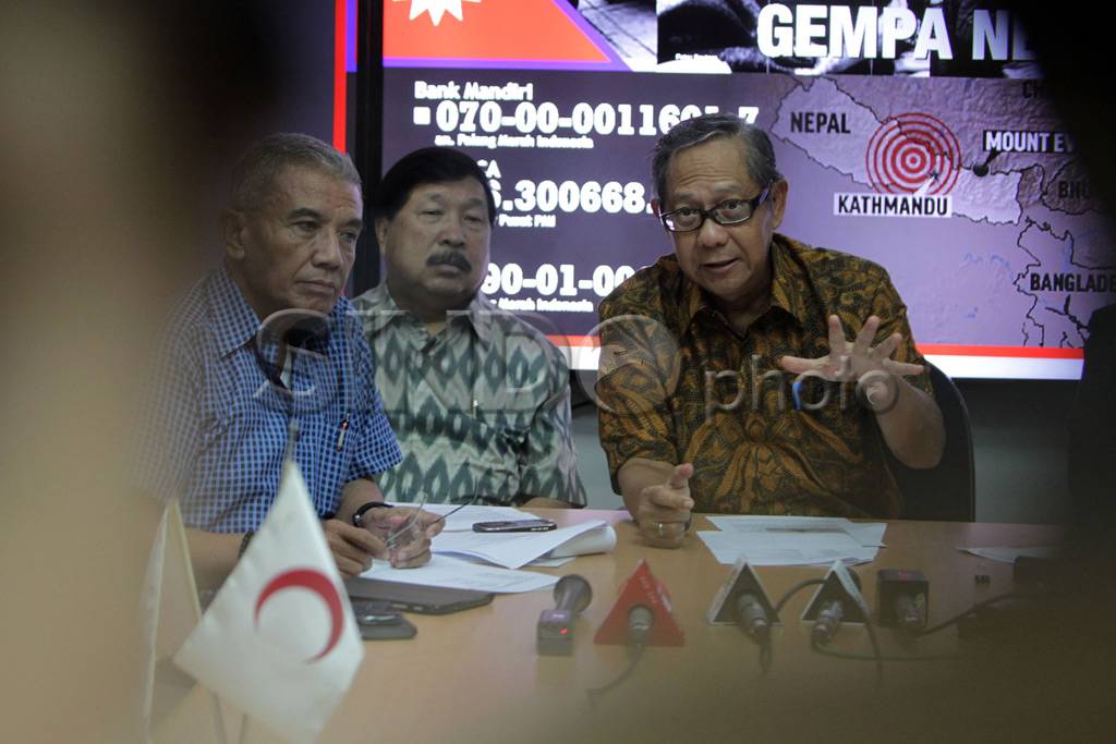 PMI Bantu Korban Gempa...