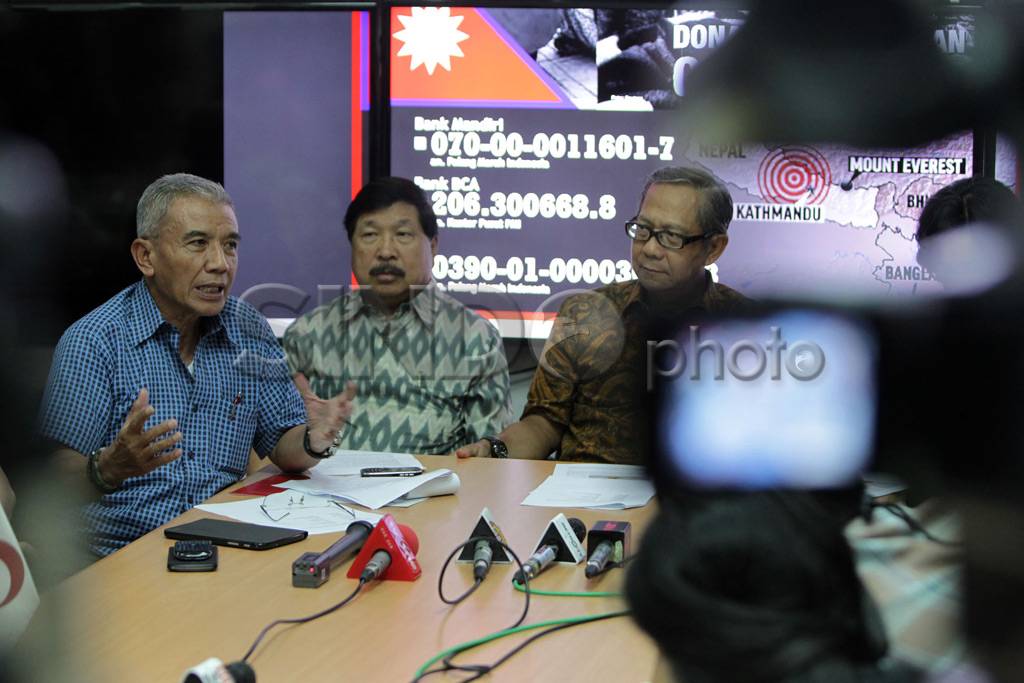PMI Bantu Korban Gempa...