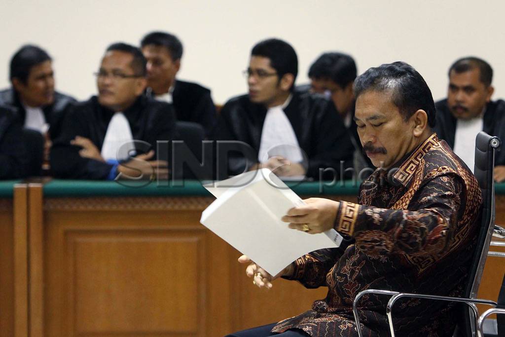 Raja Bonaran Dituntut...