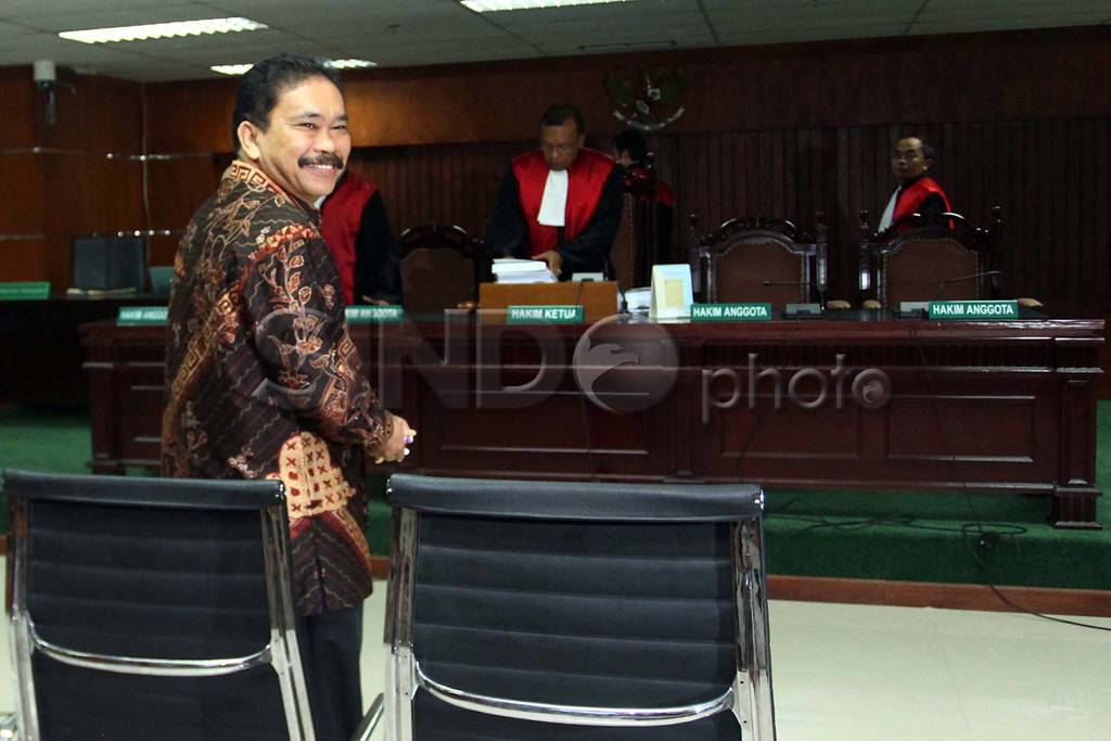 Raja Bonaran Dituntut...