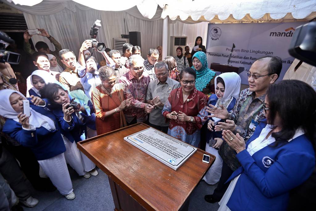 Menteri PP-PA Resmikan...