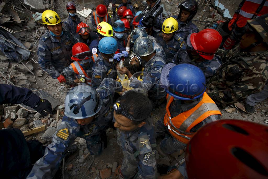 Gempa Nepal, Remaja...