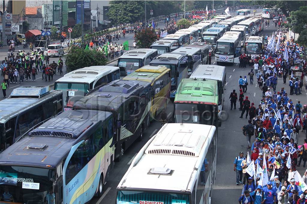 Peringati Mayday, Puluhan...