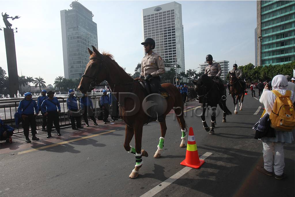 Peringati Mayday, Puluhan...