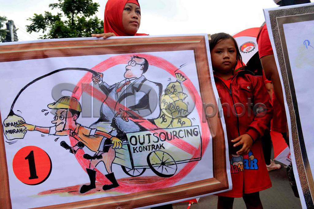 Buruh Semarang Tuntut...