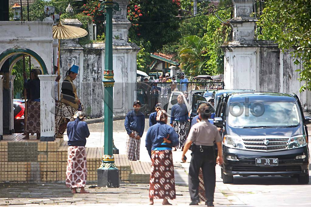 Sultan Hamengku Buwono...