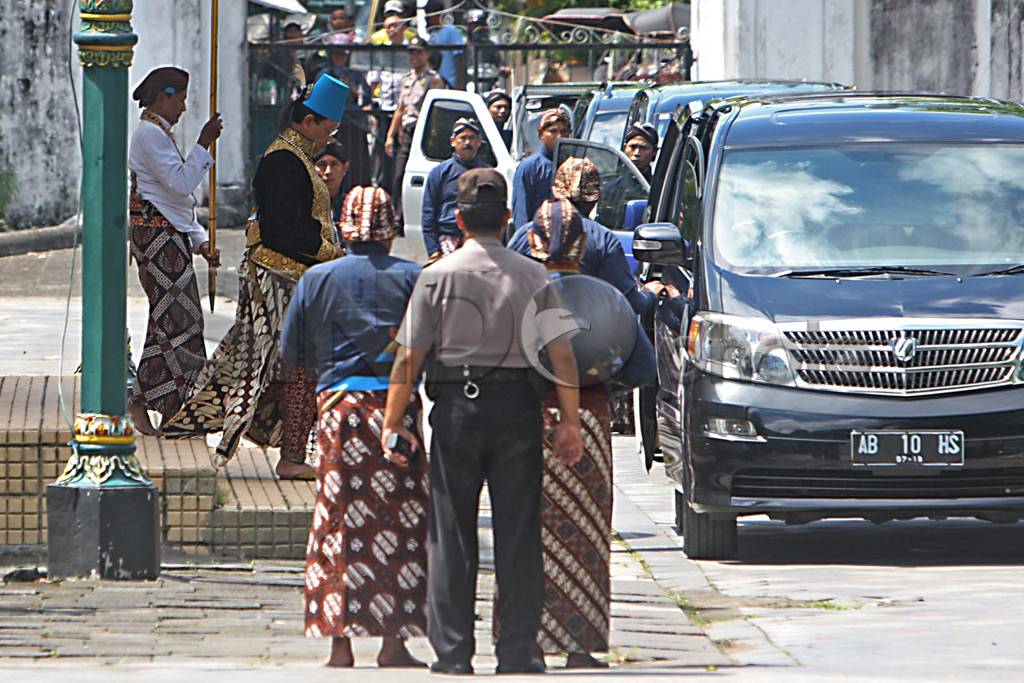 Sultan Hamengku Buwono...