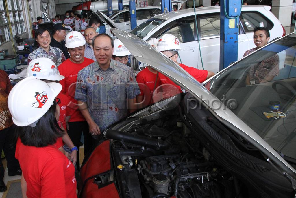 Student Goes to Bengkel