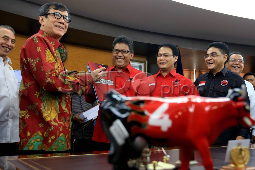 PDI Perjuangan Serahkan...