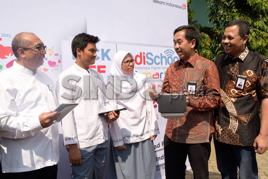 Telkom Luncurkan Indischool...