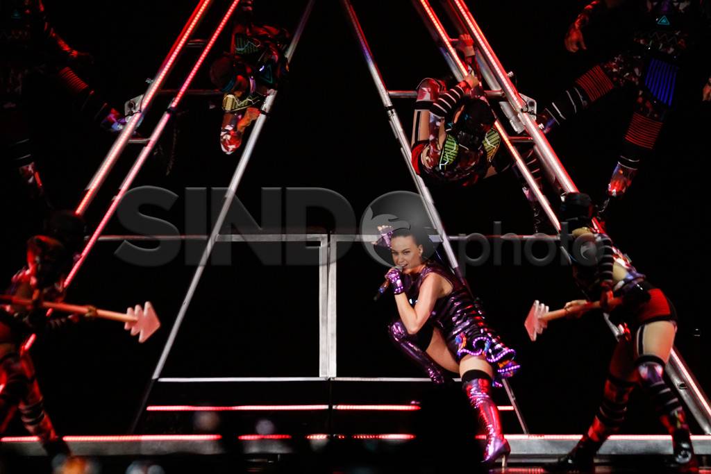 Aksi Katy Perry dalam...