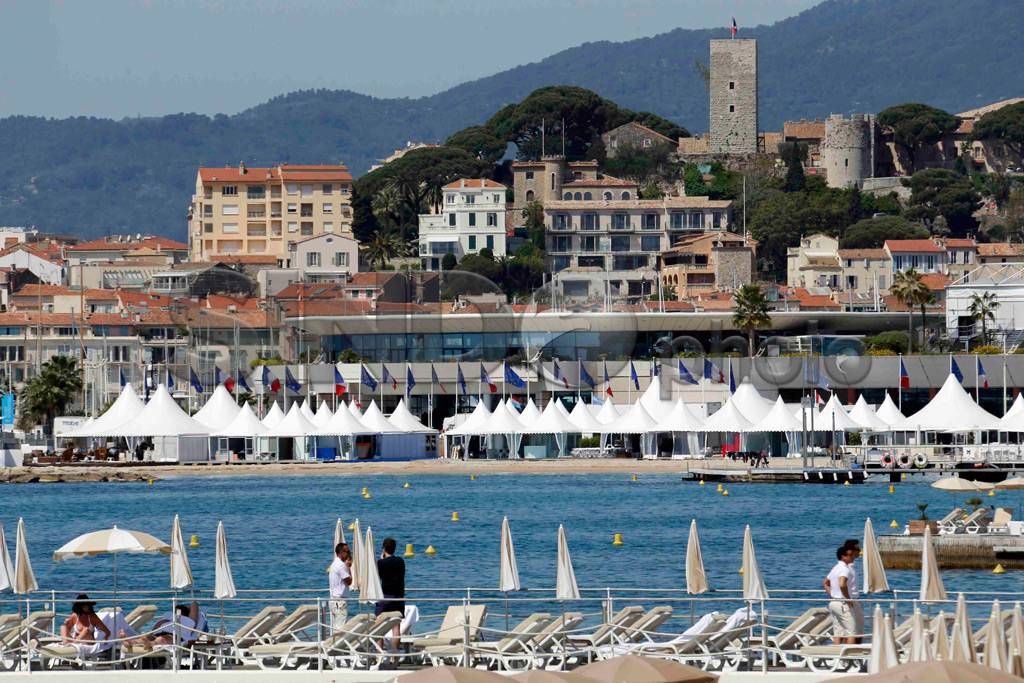 Cannes Berhias Jelang...