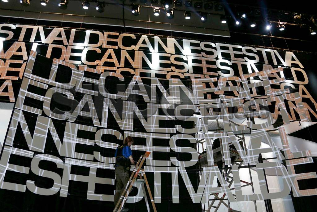 Cannes Berhias Jelang...