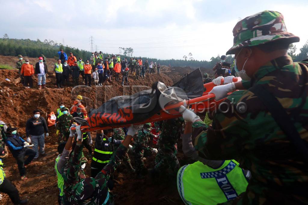 Satu Korban Longsor...
