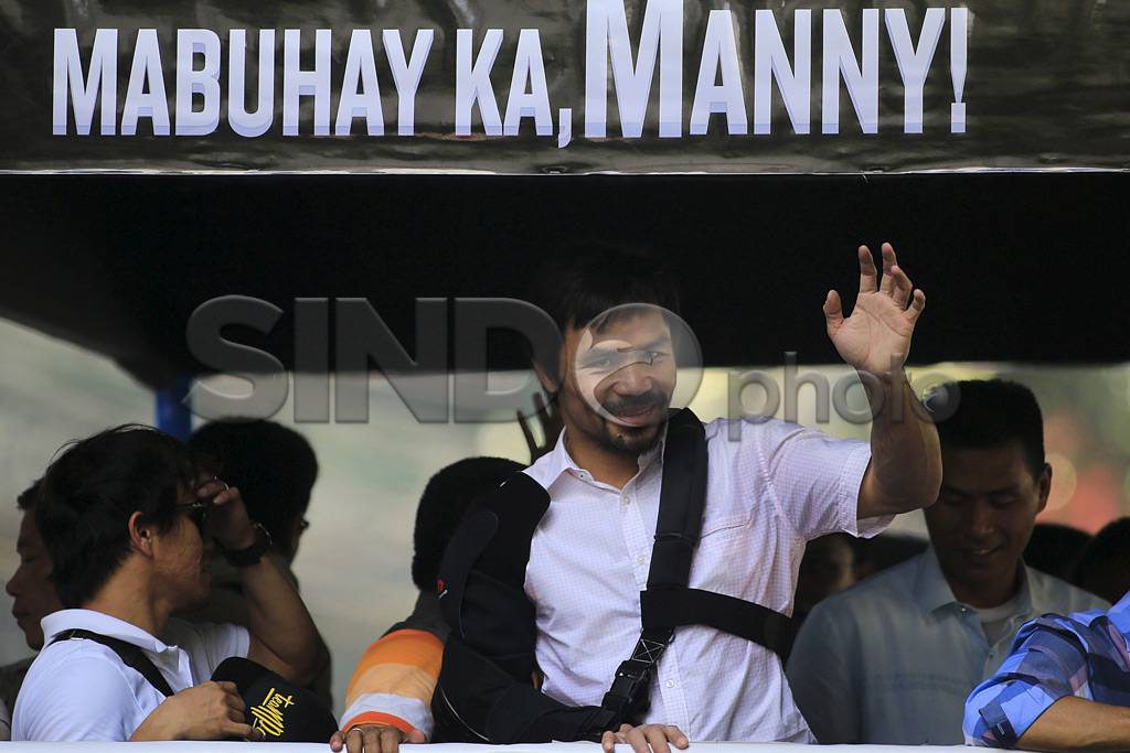 Ribuan Warga Manila...